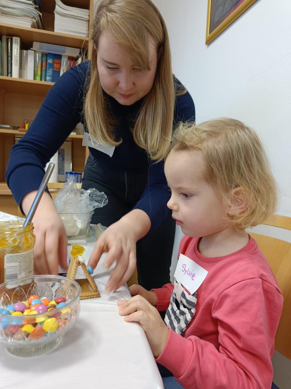 Weihnachtsbasteln in der Bibliothek