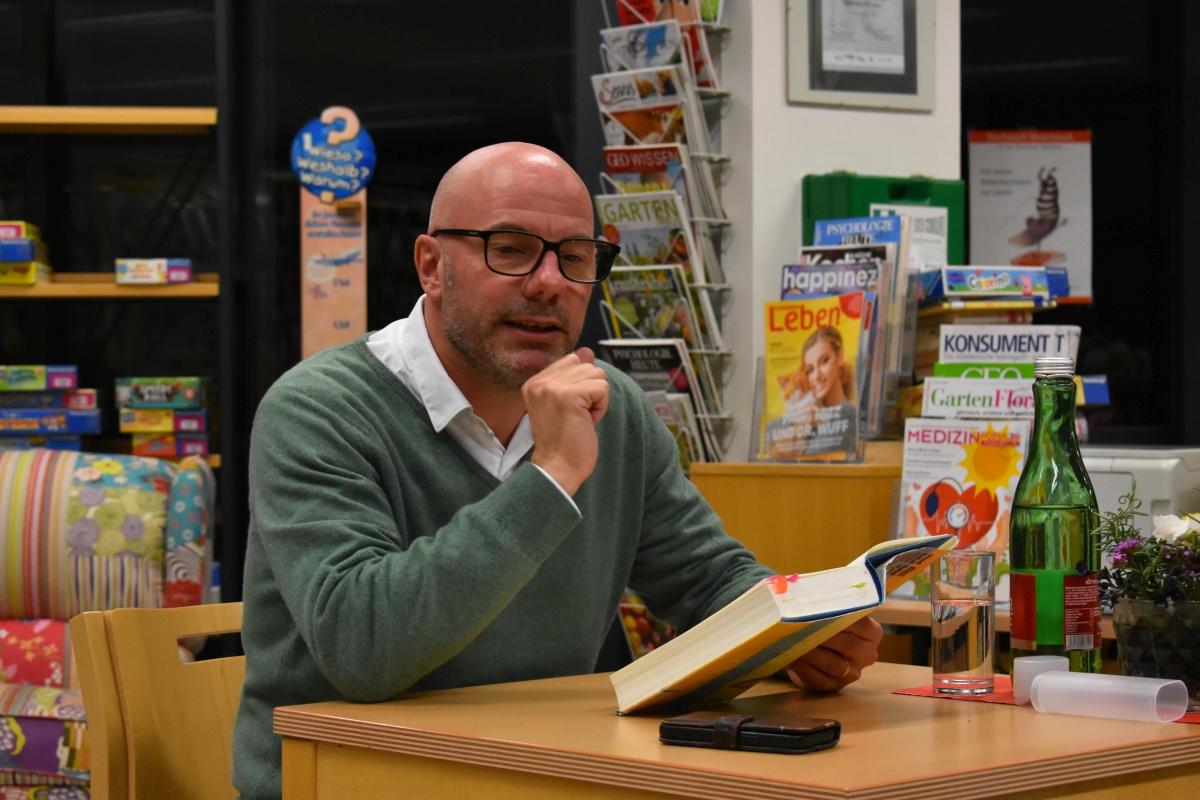 Lesung mit Daniel Wisser in der Bibliothek Premstätten