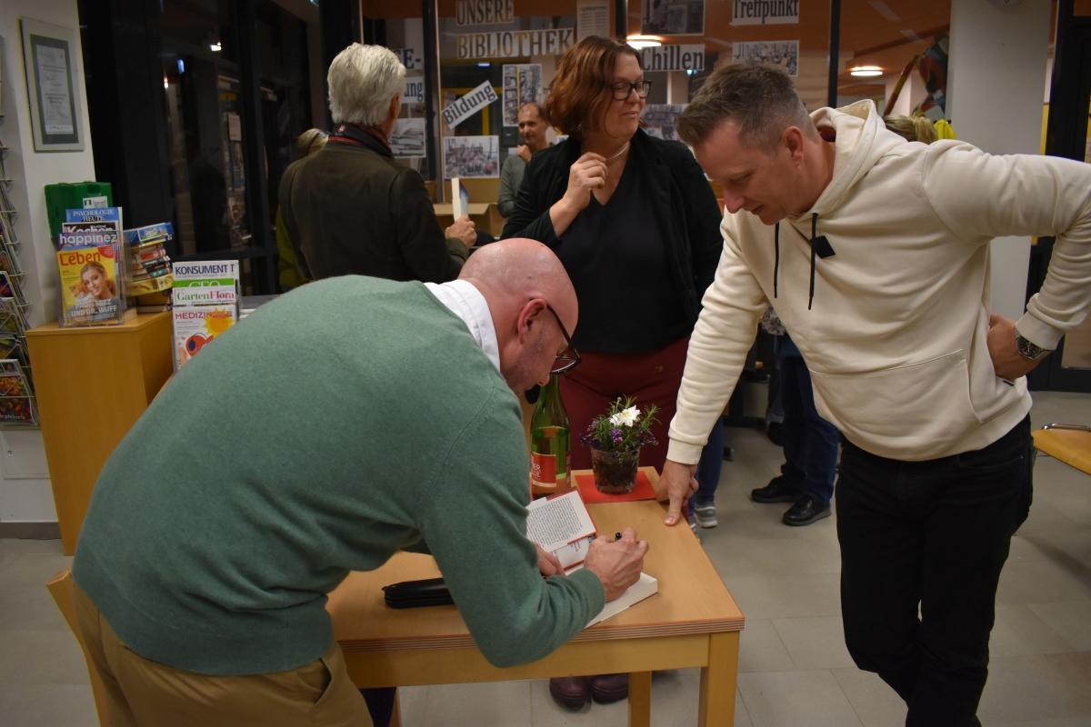 Lesung mit Daniel Wisser in der Bibliothek Premstätten