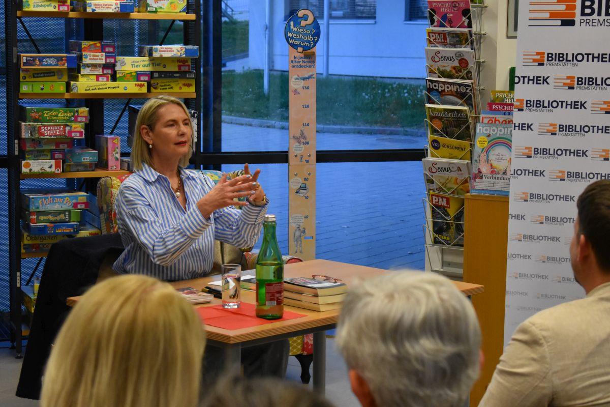 Lesung mit Claudia Rossbacher in der Bibliothek Premstätten