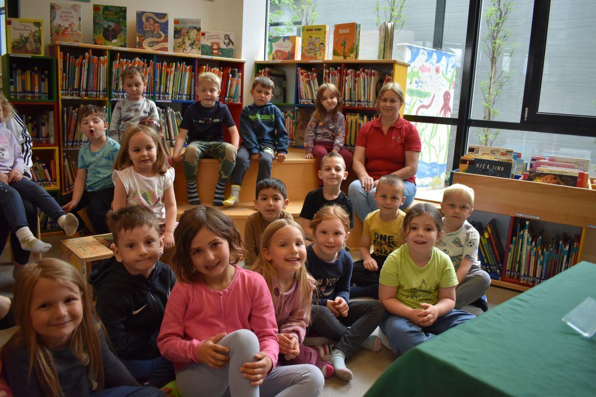 Kindergartenbesuch in der Bibliothek Premstätten